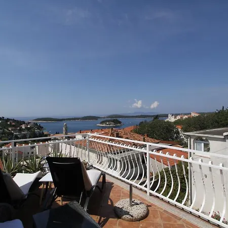 Tanya-apartments And Pensionat 3*