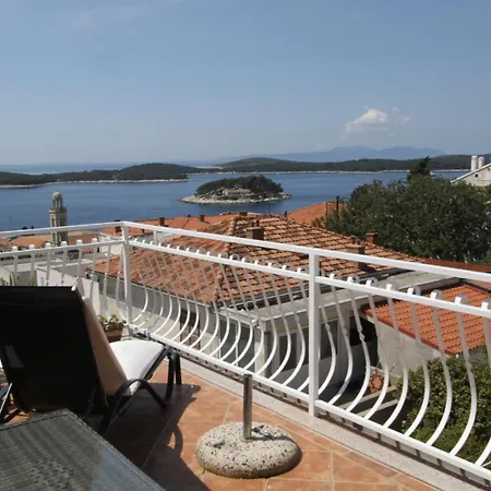 Pensionat Tanya-apartments And