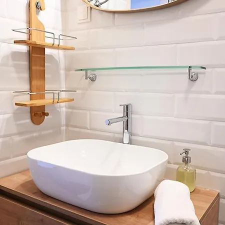 Tanya-apartments And Pensionat 3*