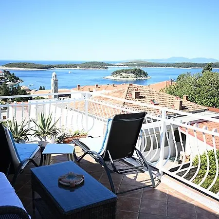 Pensionat Tanya-apartments And