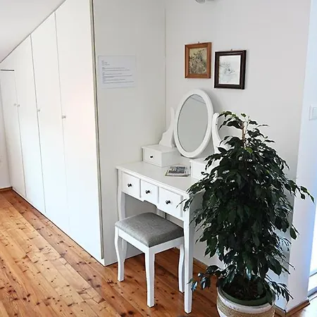 Pensionat Tanya-apartments And 3*