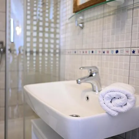 Tanya-apartments And Pensionat Hvar Town