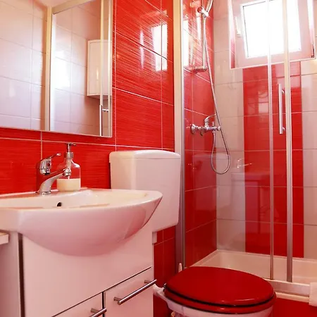 Tanya-apartments And Pensionat