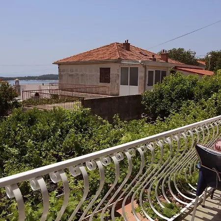 Tanya-apartments And Pensionat