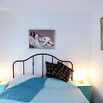 Tanya-apartments And Χβαρ