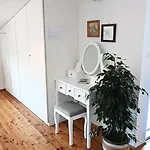 Πανσιόν Tanya-apartments And 3*
