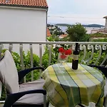 Tanya-apartments And Χβαρ