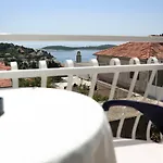 Πανσιόν Tanya-apartments And 3*