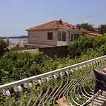 Tanya-apartments And Πανσιόν