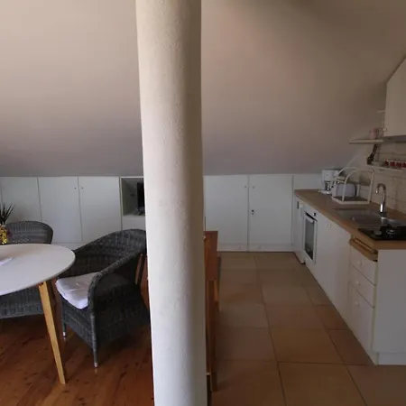 Πανσιόν Tanya-apartments And 3*