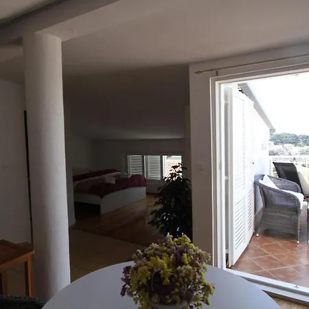 Πανσιόν Tanya-apartments And