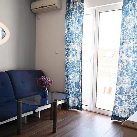 Tanya-apartments And Πανσιόν 3*