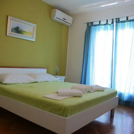 Tanya-apartments And Guest house 3*