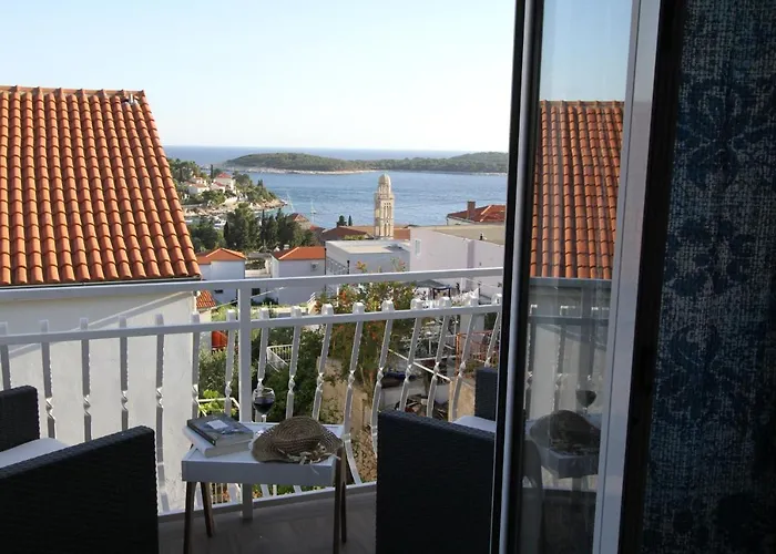 Tanya-apartments And Pensionat 3*