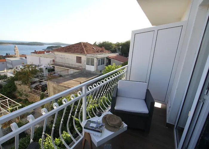 Pensionat Tanya-apartments And