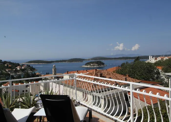 Tanya-apartments And 3* Hvar Town
