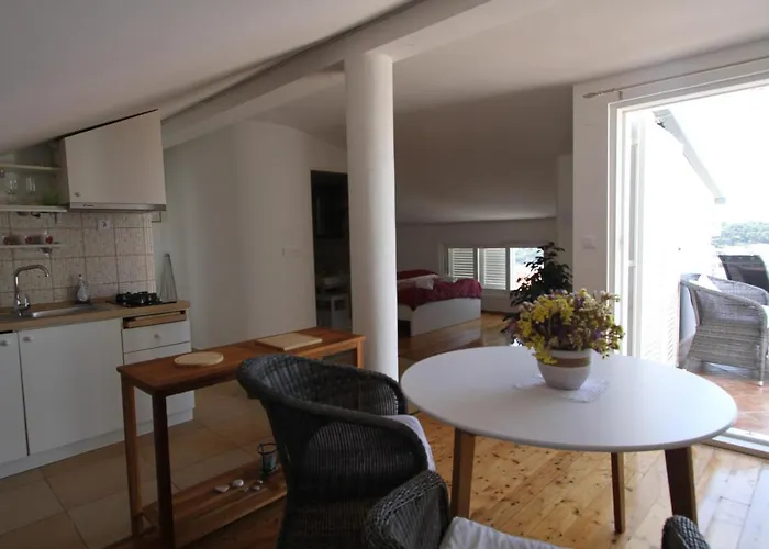 Tanya-apartments And Hvar Town