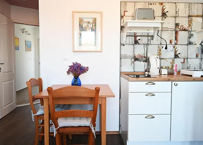 Tanya-apartments And 3* Hvar Town