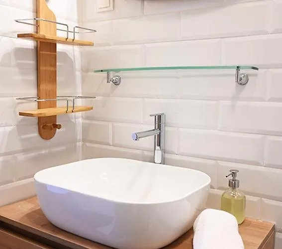 Tanya-apartments And Gasthof 3*