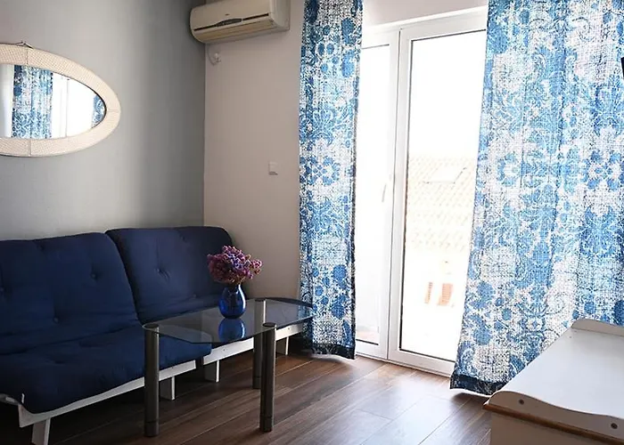 Tanya-apartments And Gasthof 3*