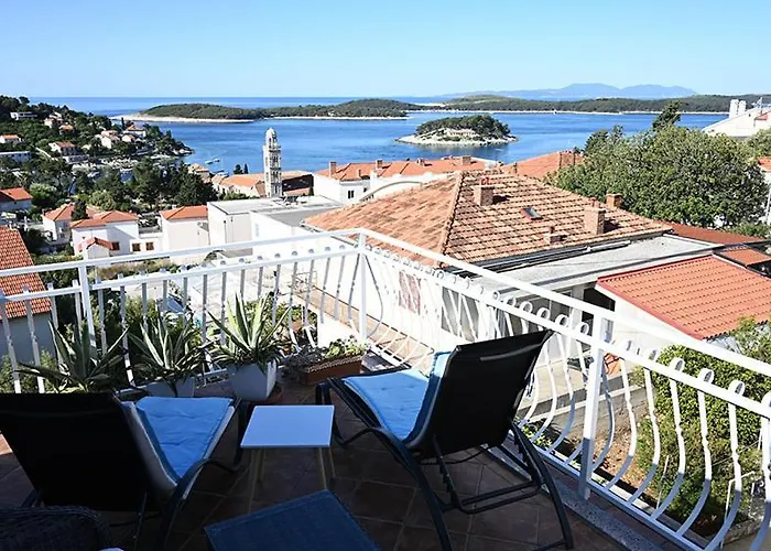 Tanya-apartments And Gasthof 3*