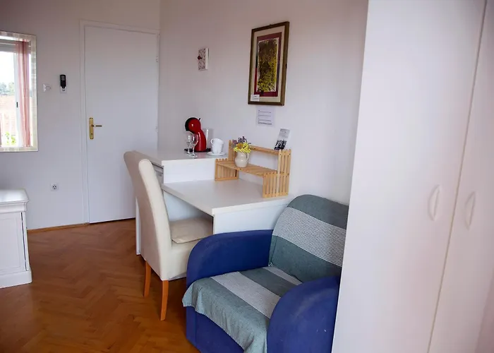 Tanya-apartments And Gasthof Hvar Town