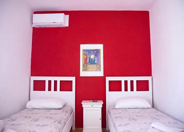 Gasthof Tanya-apartments And