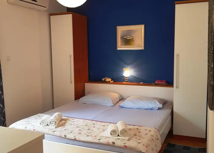 Tanya-apartments And Hvar Town