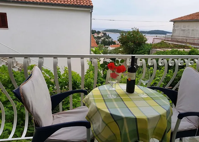 Tanya-apartments And Hvar Town