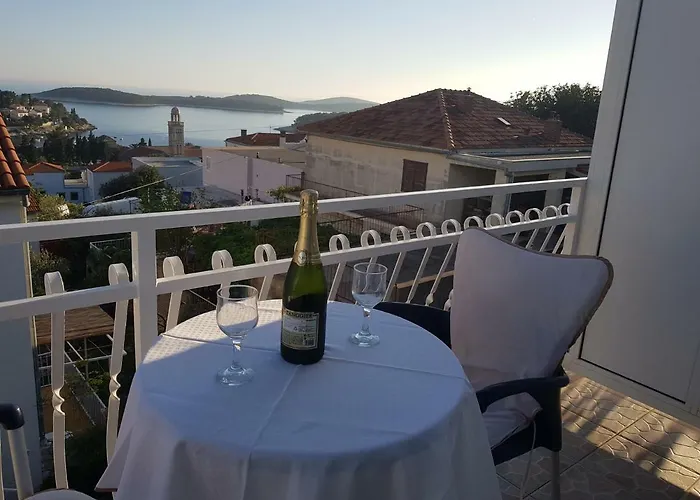 Gæstehus Tanya-apartments And Hvar Town