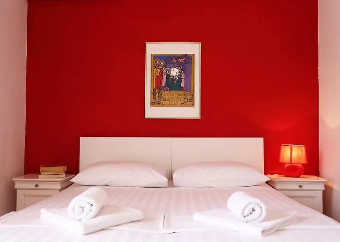 Tanya-apartments And Gasthof 3*