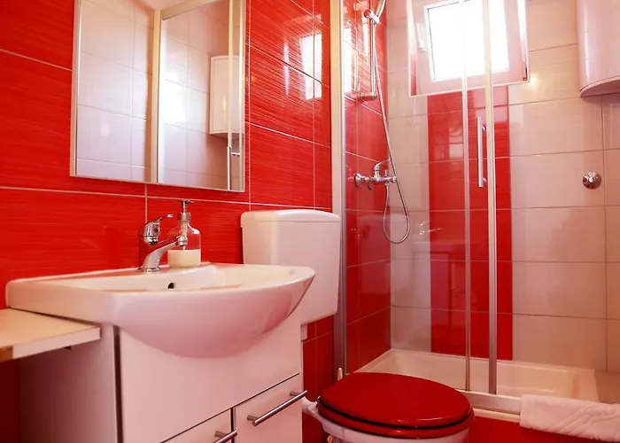 Tanya-apartments And Gasthof