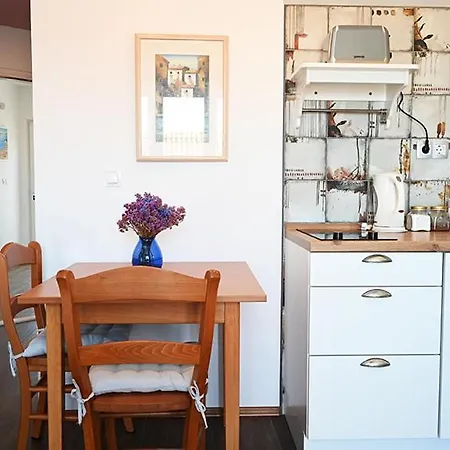 Tanya-apartments And 3* Hvar Town