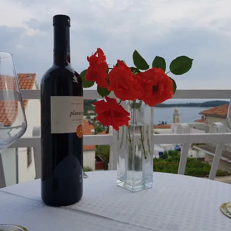 Tanya-apartments And