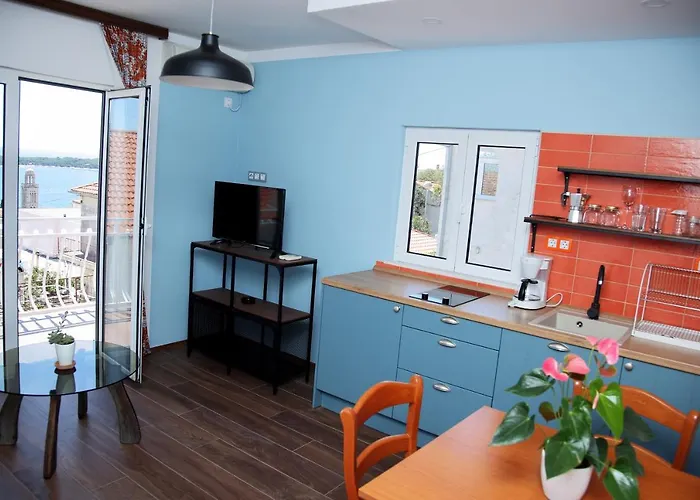 Tanya-apartments And 3* Hvar Town