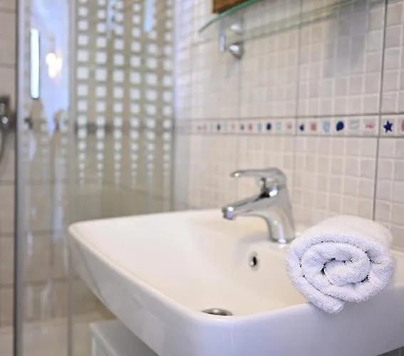 Tanya-apartments And Vendégház Hvar Town