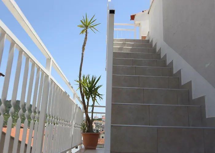 Tanya-apartments And Πανσιόν 3*